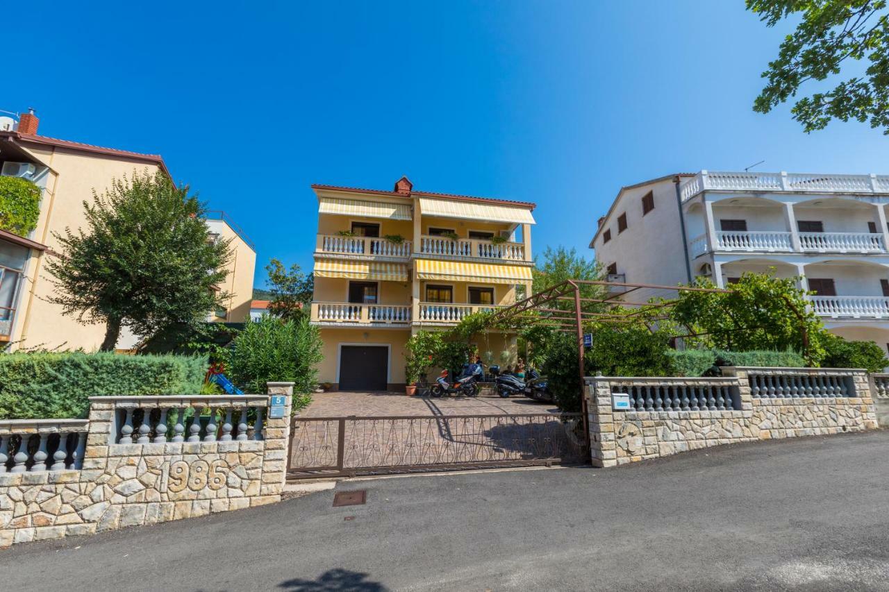 Apartman Laura Selce Exterior foto