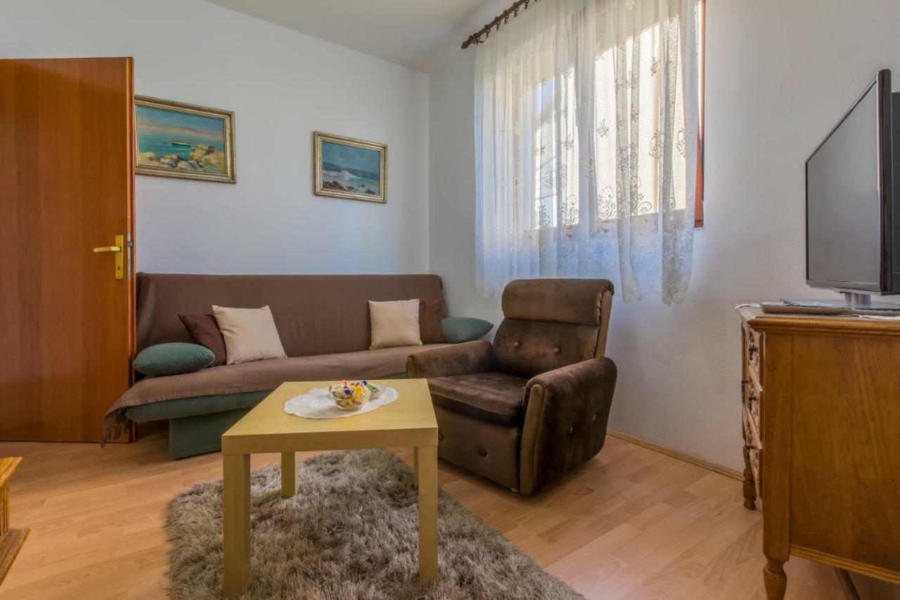 Apartman Laura Selce Exterior foto