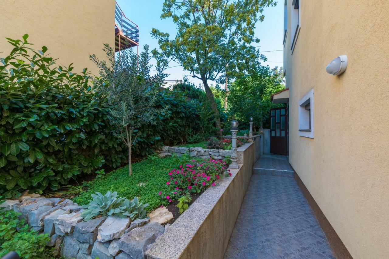 Apartman Laura Selce Exterior foto
