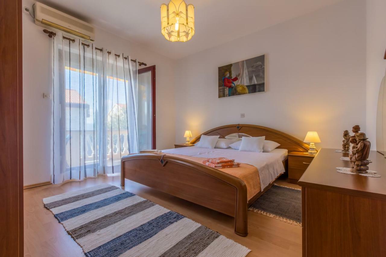 Apartman Laura Selce Exterior foto